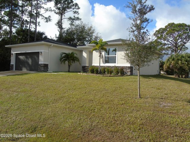 150 Delia Avenue NW, Palm Bay, FL 32907