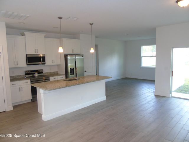 150 Delia Avenue NW, Palm Bay, FL 32907