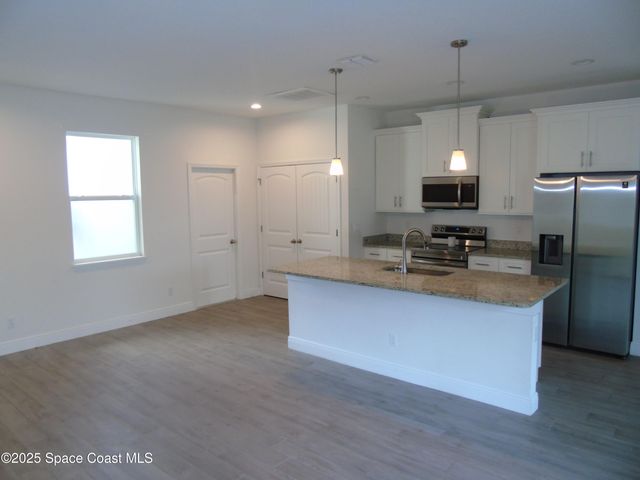 150 Delia Avenue NW, Palm Bay, FL 32907