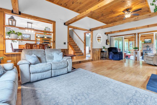 21 King's Row, Hillsborough, NH 03244