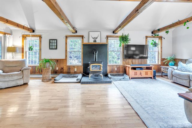 21 King's Row, Hillsborough, NH 03244
