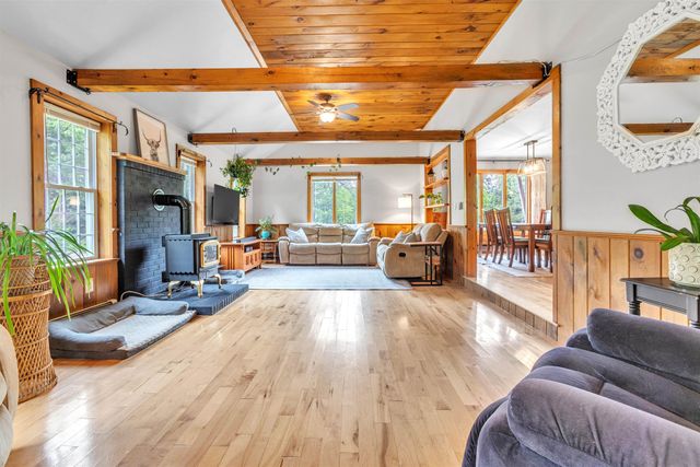 21 King's Row, Hillsborough, NH 03244