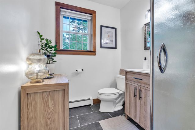 21 King's Row, Hillsborough, NH 03244