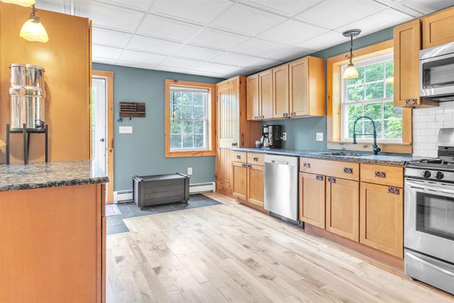 21 King's Row, Hillsborough, NH 03244