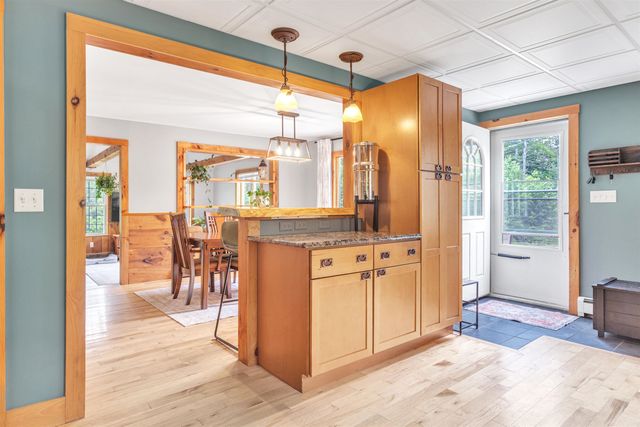21 King's Row, Hillsborough, NH 03244