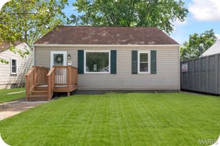 2120 N N 5th Street, St Charles, MO 63301