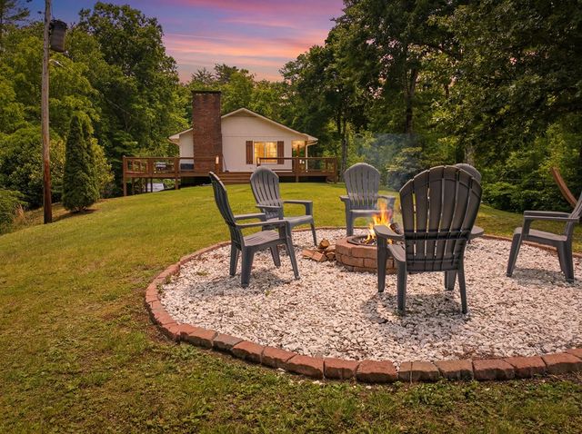 305 White Mountain, Marble, NC 28905