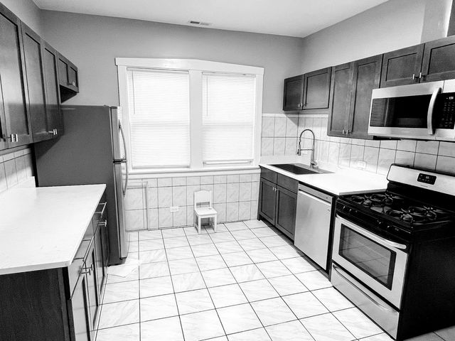 4838 W Addison Street 1, Chicago, IL 60641