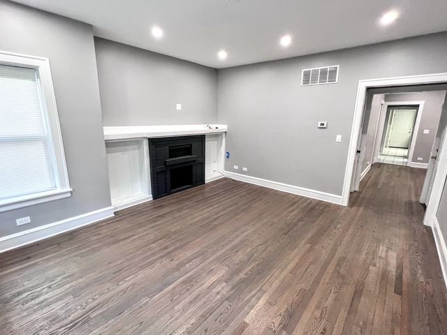 4838 W Addison Street 1, Chicago, IL 60641