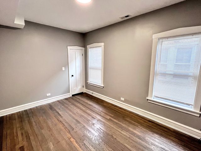 4838 W Addison Street 1, Chicago, IL 60641
