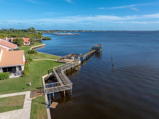 3307 SE SANDPIPER Circle, Port St. Lucie, FL 34952