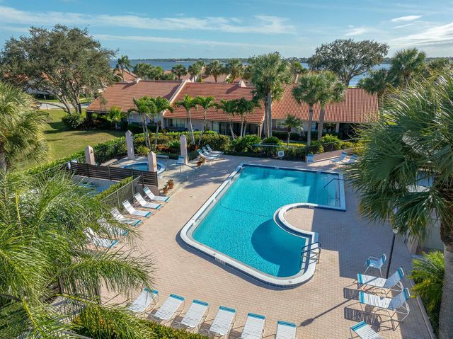 3307 SE SANDPIPER Circle, Port St. Lucie, FL 34952