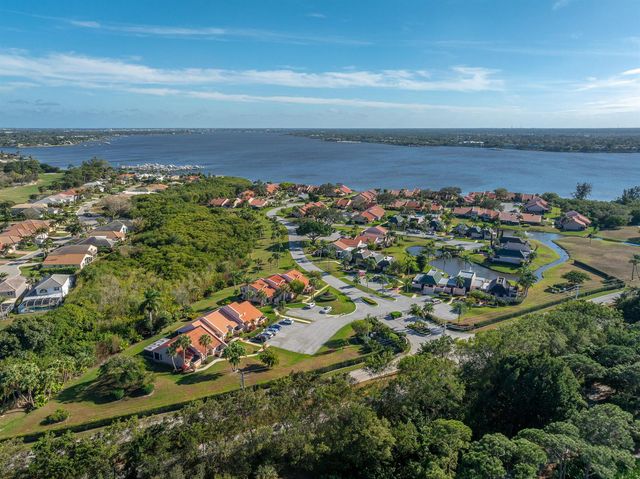 3307 SE SANDPIPER Circle, Port St. Lucie, FL 34952