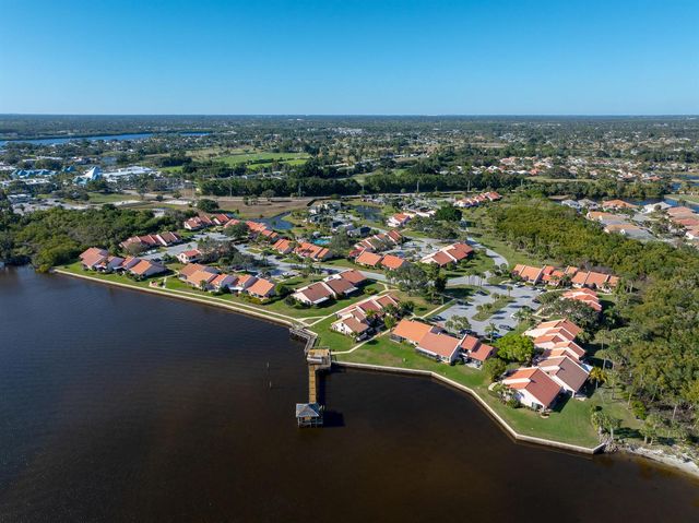 3307 SE SANDPIPER Circle, Port St. Lucie, FL 34952