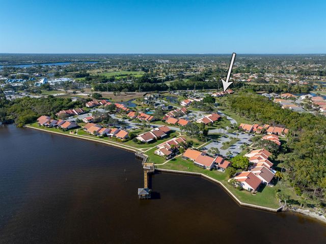 3307 SE SANDPIPER Circle, Port St. Lucie, FL 34952