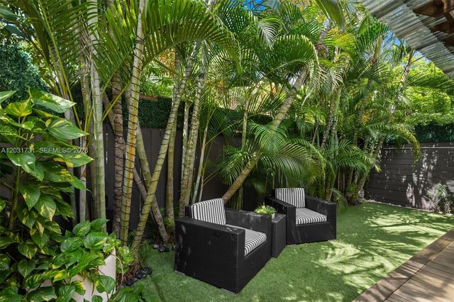 2752 SW 11th St, Miami, FL 33135