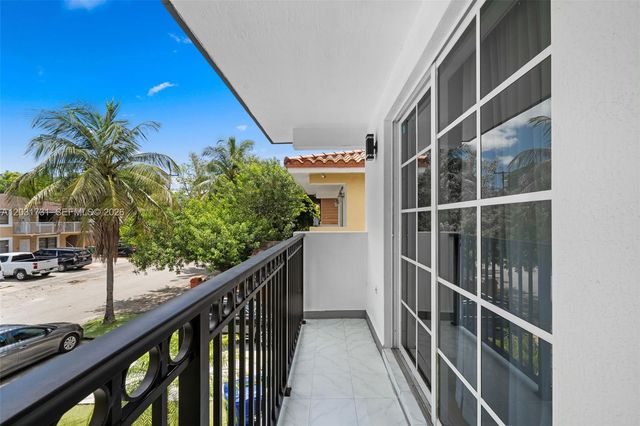2752 SW 11th St, Miami, FL 33135