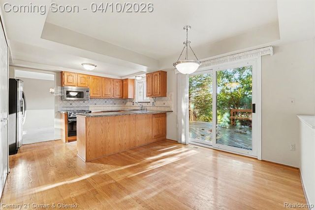 3836 Meadowbrook Drive, Troy, MI 48084