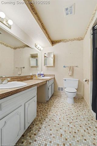 3836 Meadowbrook Drive, Troy, MI 48084