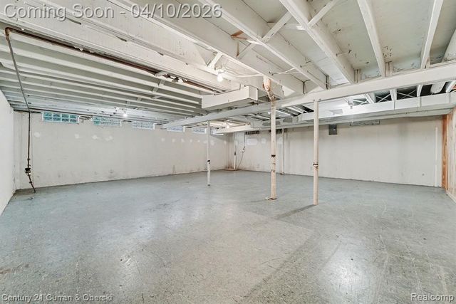 3836 Meadowbrook Drive, Troy, MI 48084