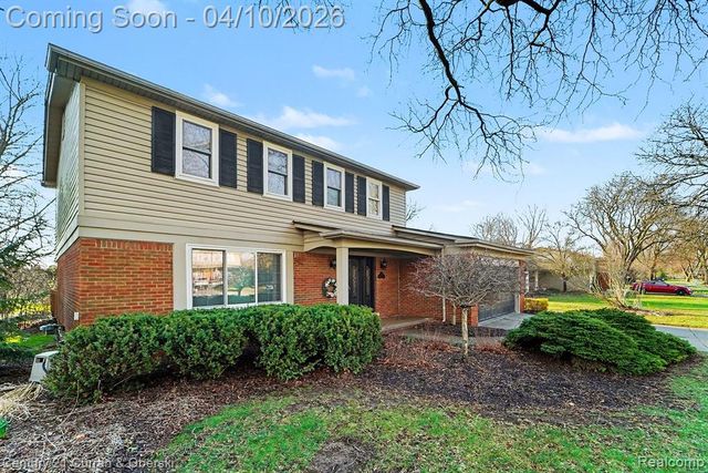 3836 Meadowbrook Drive, Troy, MI 48084
