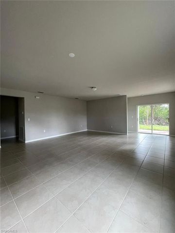 2802 40th ST SW, Lehigh Acres, FL 33976