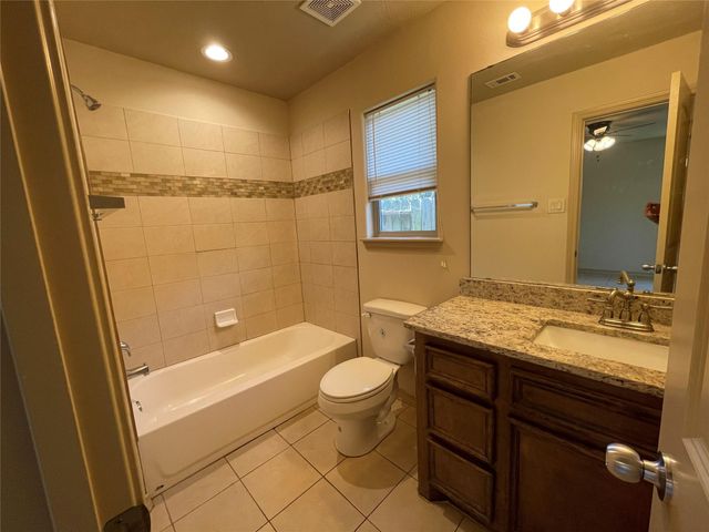 16928 W Ivanhoe, Montgomery, TX 77316