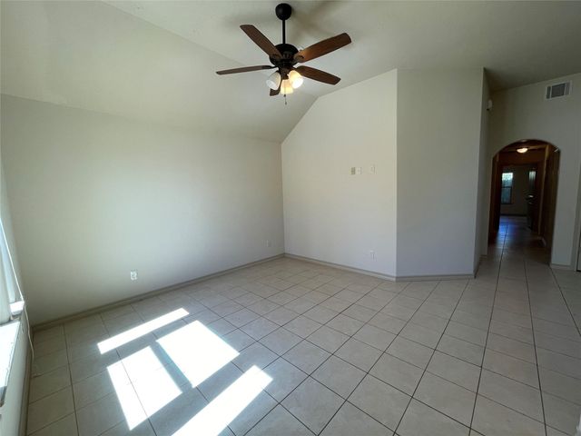 16928 W Ivanhoe, Montgomery, TX 77316