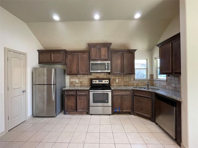 16928 W Ivanhoe, Montgomery, TX 77316