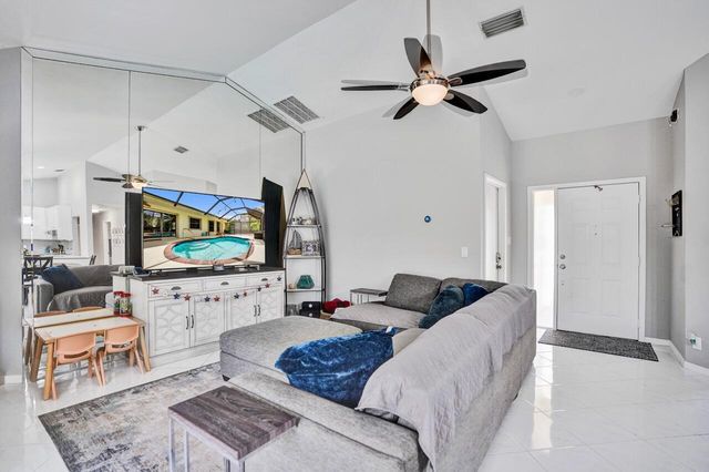 54 Cedar Circle, Boynton Beach, FL 33436