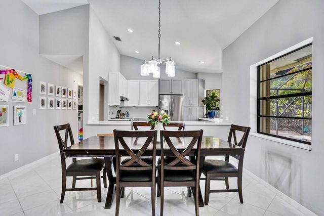 54 Cedar Circle, Boynton Beach, FL 33436