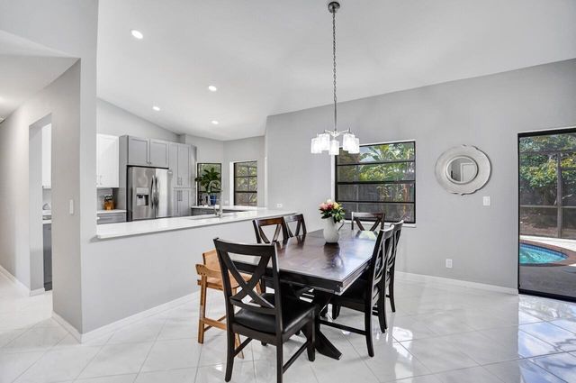 54 Cedar Circle, Boynton Beach, FL 33436