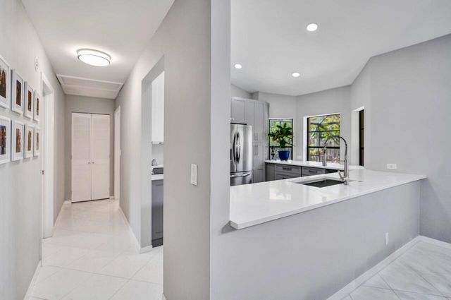 54 Cedar Circle, Boynton Beach, FL 33436