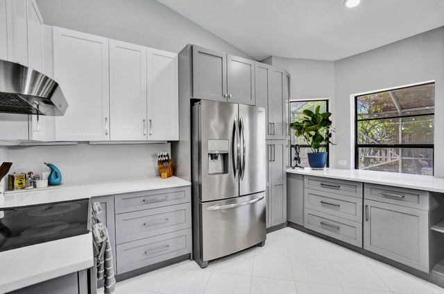 54 Cedar Circle, Boynton Beach, FL 33436
