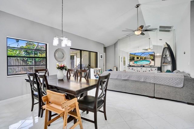 54 Cedar Circle, Boynton Beach, FL 33436