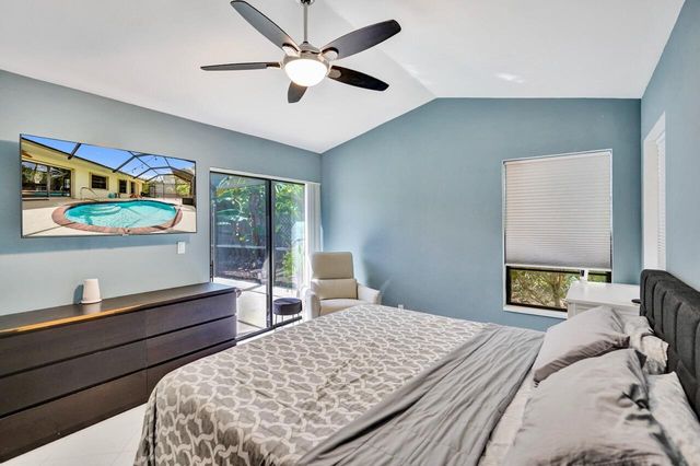 54 Cedar Circle, Boynton Beach, FL 33436