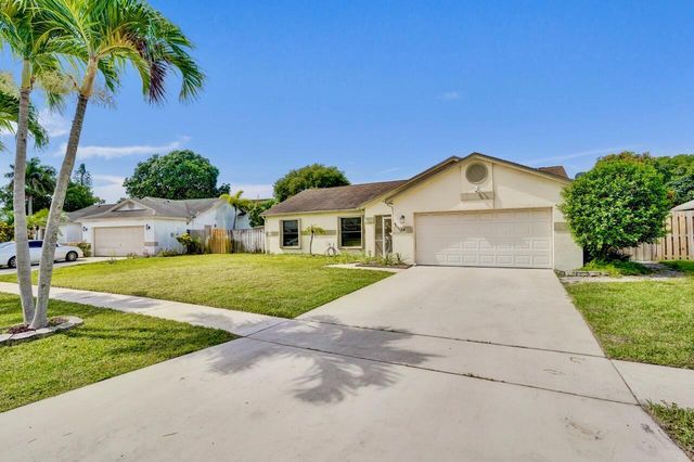 54 Cedar Circle, Boynton Beach, FL 33436