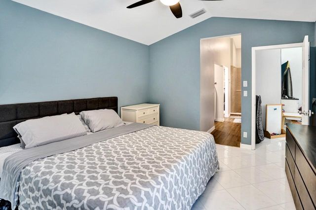 54 Cedar Circle, Boynton Beach, FL 33436