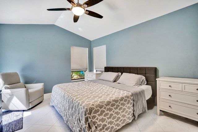 54 Cedar Circle, Boynton Beach, FL 33436