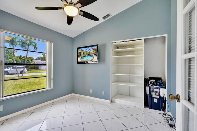 54 Cedar Circle, Boynton Beach, FL 33436