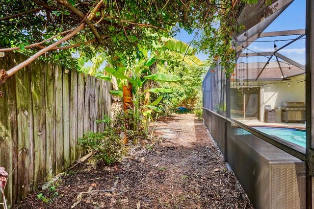 54 Cedar Circle, Boynton Beach, FL 33436
