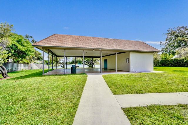 54 Cedar Circle, Boynton Beach, FL 33436