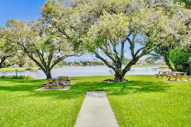 54 Cedar Circle, Boynton Beach, FL 33436