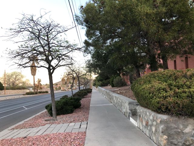 730 N Resler Drive B, El Paso, TX 79912