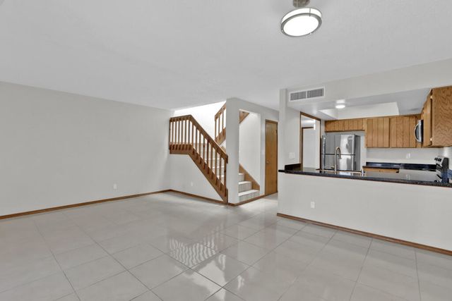 730 N Resler Drive B, El Paso, TX 79912