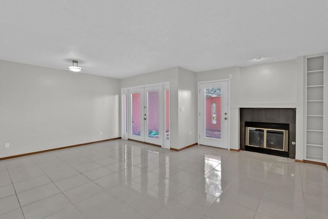 730 N Resler Drive B, El Paso, TX 79912