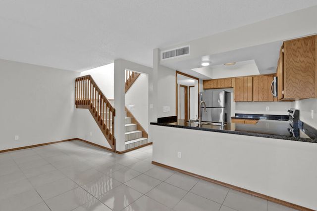 730 N Resler Drive B, El Paso, TX 79912
