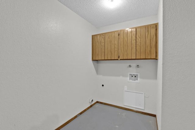 730 N Resler Drive B, El Paso, TX 79912
