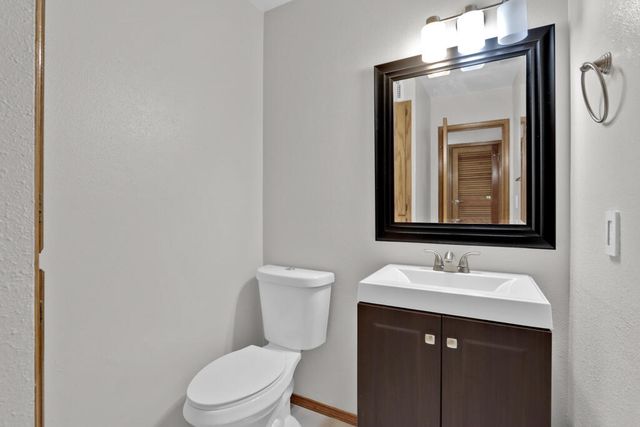 730 N Resler Drive B, El Paso, TX 79912