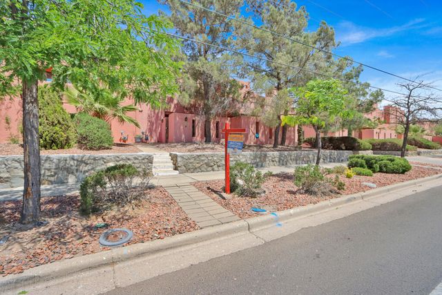 730 N Resler Drive B, El Paso, TX 79912